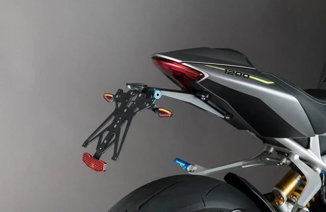 Turn signals + rear red light + stop light - Pair Of Homologated E8 LED Turn Signal - Image 4