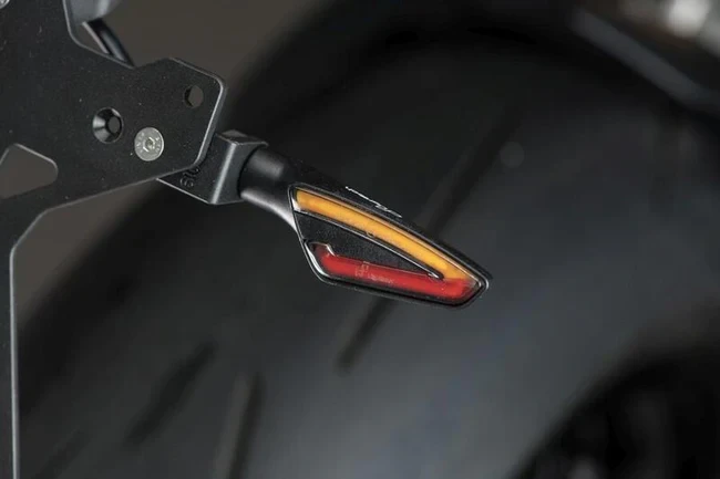 Turn signals + rear red light + stop light - Pair Of Homologated E8 LED Turn Signal - Image 3